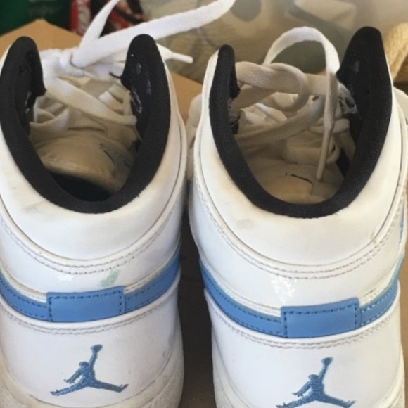 Nike’s - Picture 3 of 4